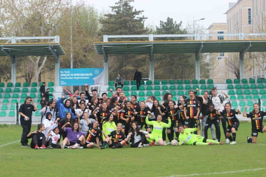 Kadınlar 1. Lig: Yukatel Kayseri Kadın Fk: 2- Gaziantep Asyaspor: 0