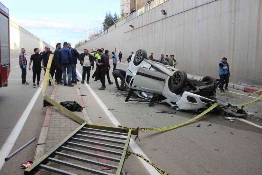 Karaman’da Hafif Ticari Araç Alt Geçide Düştü: 2 Ölü, 1 Yaralı