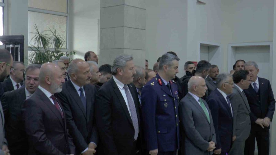 Bakan Akar’dan Togg’lu Bayramlaşma