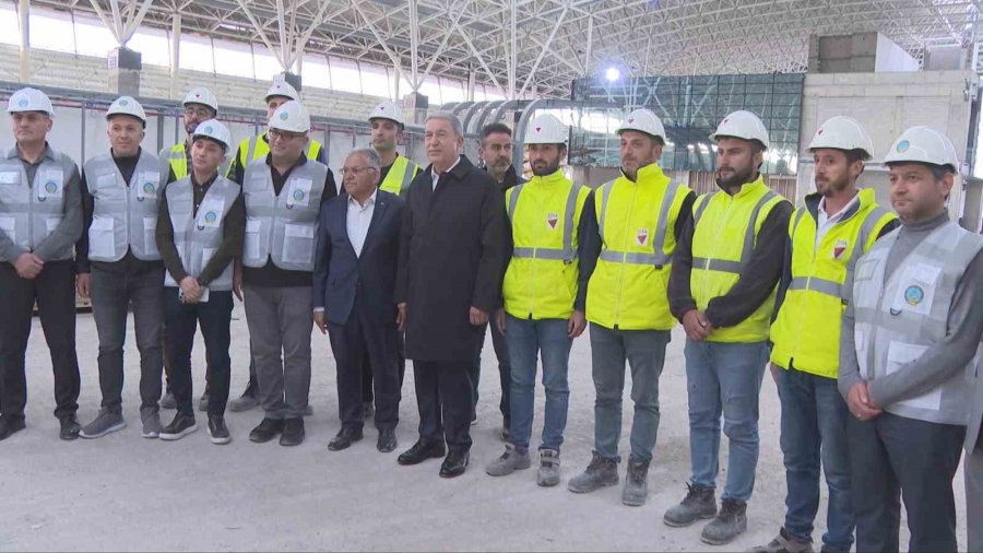 Bakan Akar’dan Kayseri Havalimanı Yeni Terminal Binası İnşaatında İnceleme