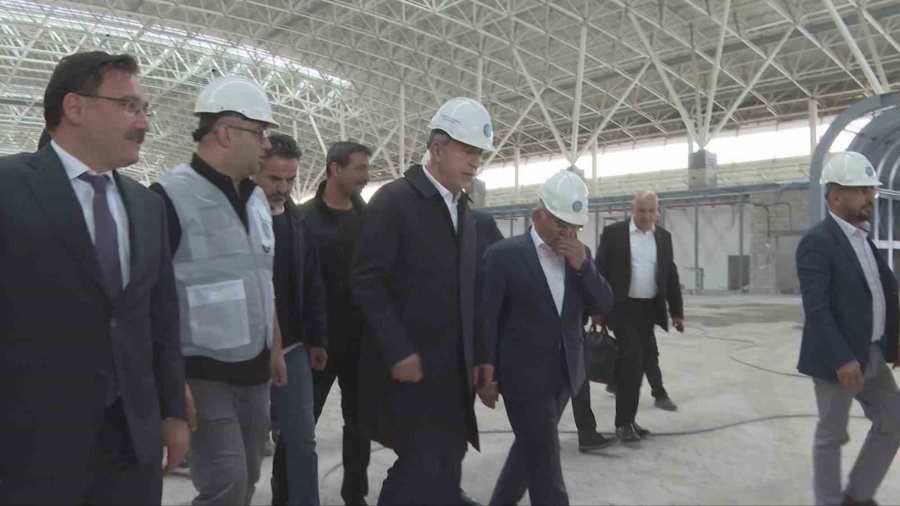 Bakan Akar’dan Kayseri Havalimanı Yeni Terminal Binası İnşaatında İnceleme