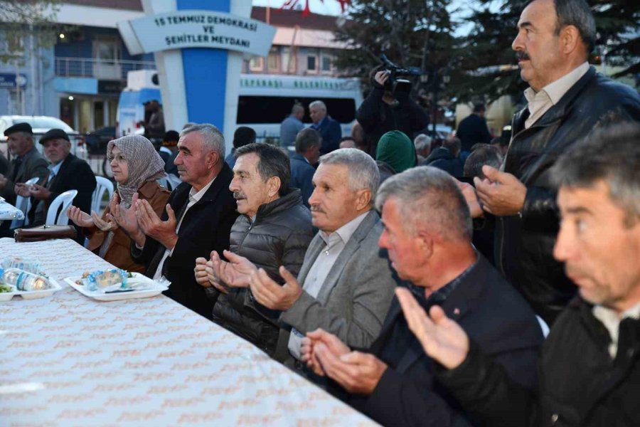 Başkan Ataç, Alpu’da Vatandaşlarla İftar Yaptı