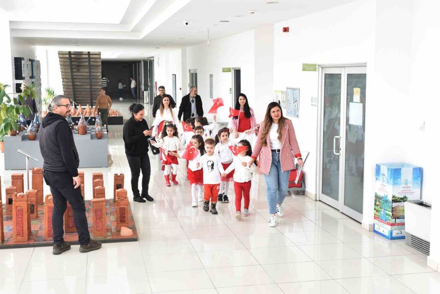 Çocuklar 23 Nisan’ı Coşkuyla Kutladı