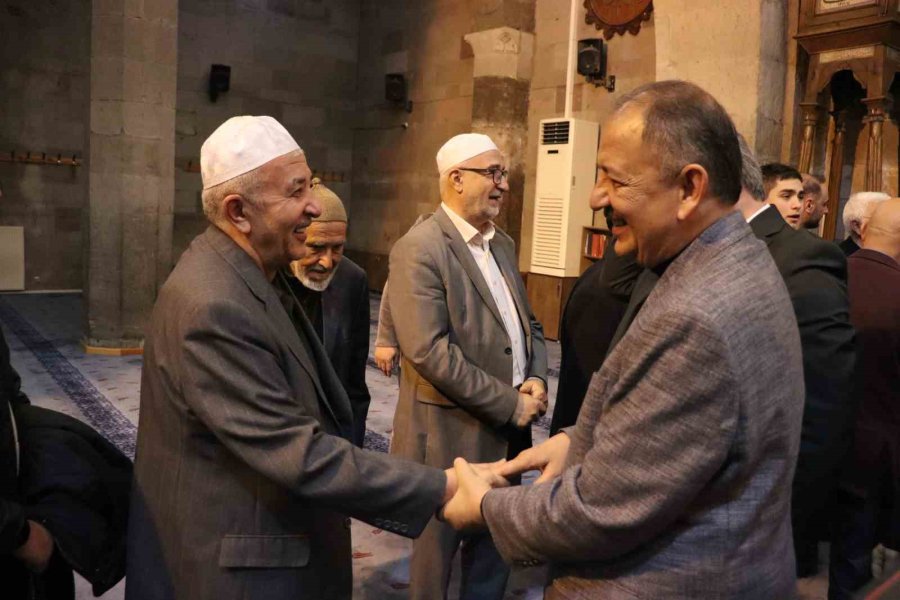 Özhaseki: “yaklaşan Seçimlerimizin Okunan Ezanlara Ve Gönderde Her Zaman Hür Bir Şekilde Dalgalanan Bayrağımıza Da Hayırlı Olmasını Diliyorum”