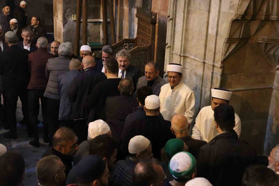 Özhaseki: “yaklaşan Seçimlerimizin Okunan Ezanlara Ve Gönderde Her Zaman Hür Bir Şekilde Dalgalanan Bayrağımıza Da Hayırlı Olmasını Diliyorum”