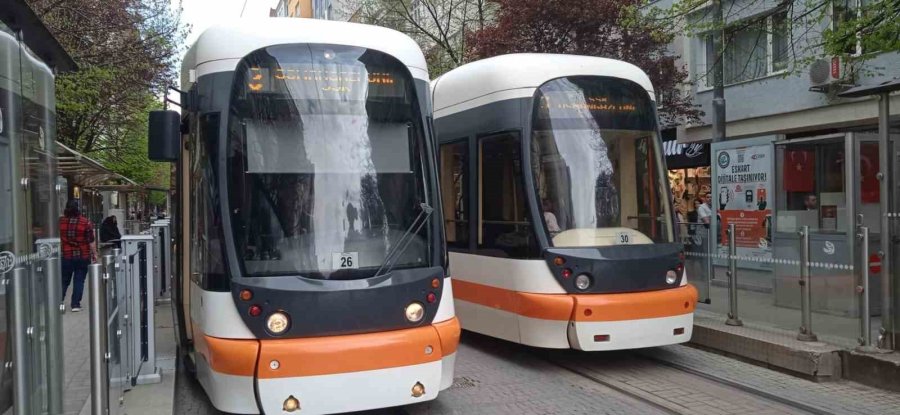 Tramvay Seferleri Durdu, Bayram Ziyaretleri Yarıda Kaldı