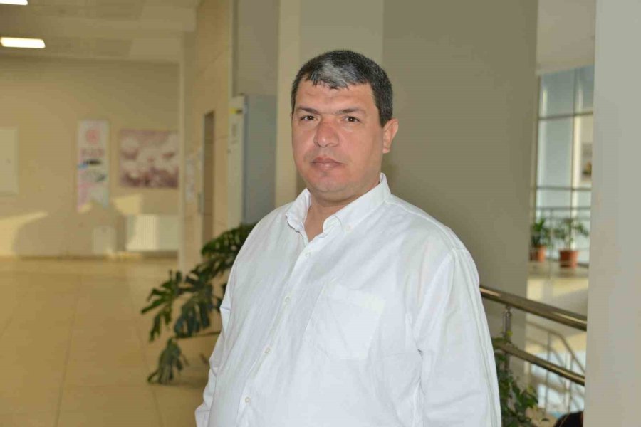 Kyk Yurdunda Kalan Depremzedeler Bayram Namazında Bir Araya Geldi