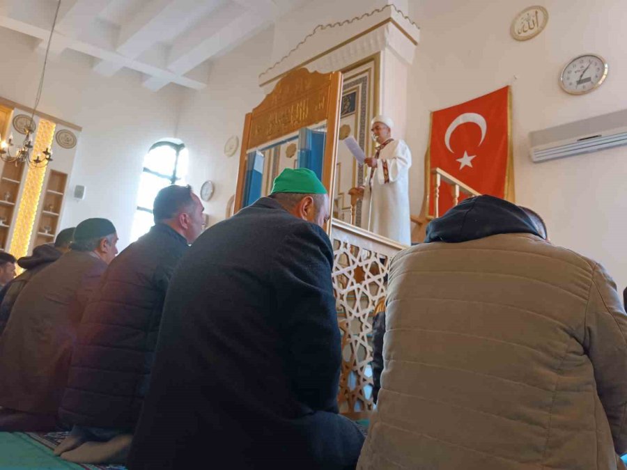 Bor İşçileri Mesai Öncesi Bayramlaştı