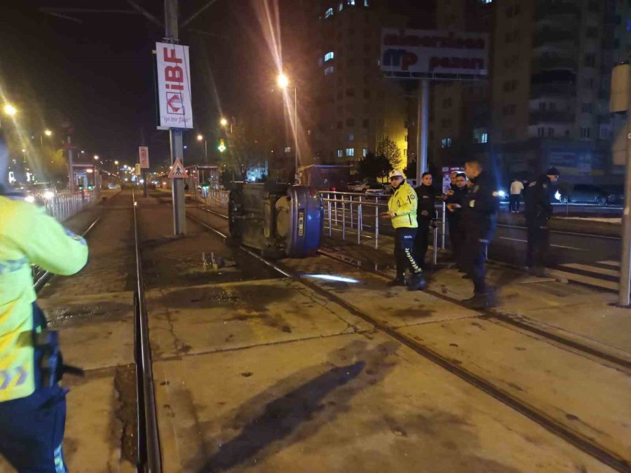 Takla Attığı Aracı Bırakıp Kaçtı