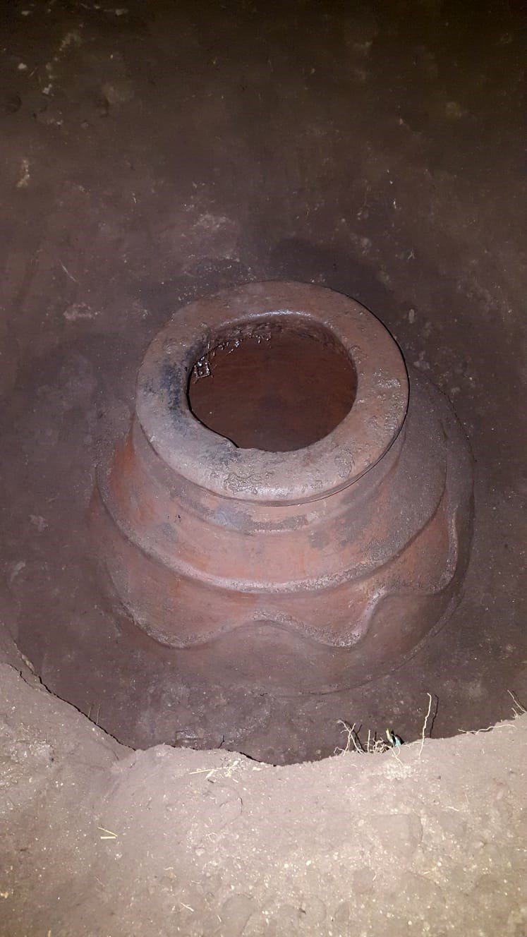 Tarla Sürerken Tarihi Küp Buldu