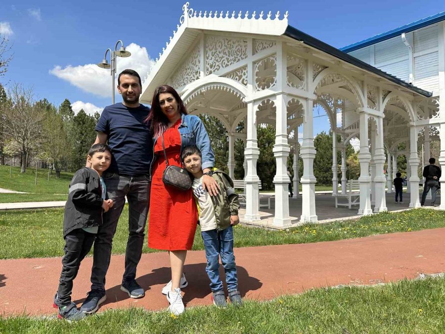 Eskişehir’deki Parklarda Bayram Yoğunluğu