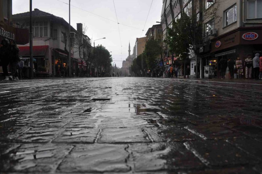 Bayramda Sağanak Yağmur Etkili Oldu