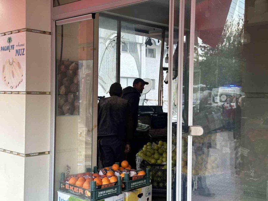 Alevler 7 Katlı Binayı Sardı: Bayram Ziyareti Olası Faciayı Önledi