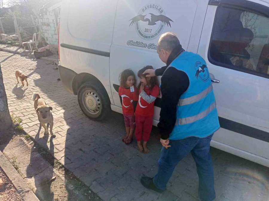 Gönüllü Havacılardan Miniklere 23 Nisan Hediyesi