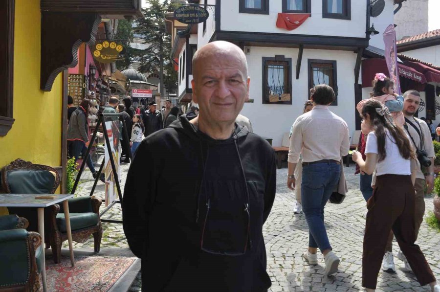 Tarihi Odunpazarı Evleri’nde Bayram Kalabalığı