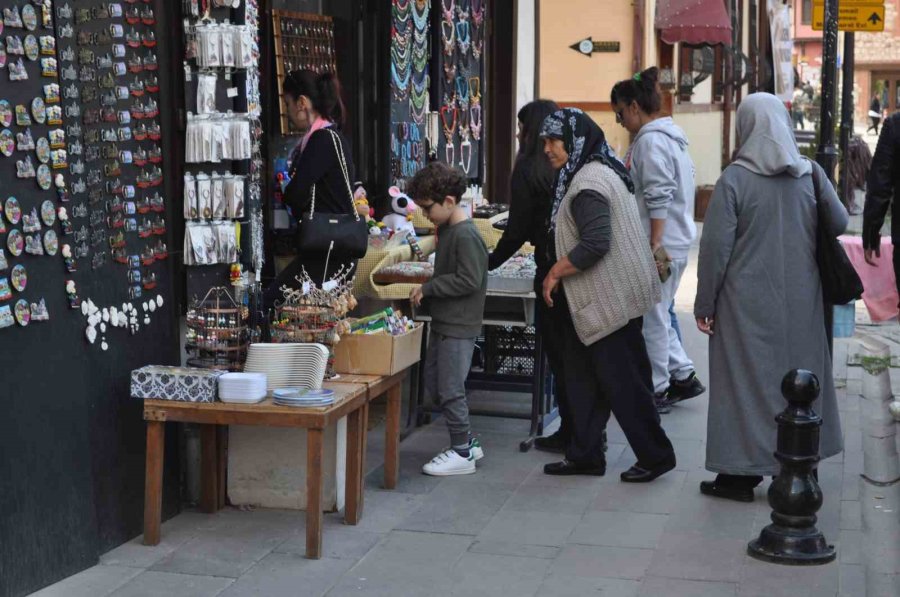 Tarihi Odunpazarı Evleri’nde Bayram Kalabalığı