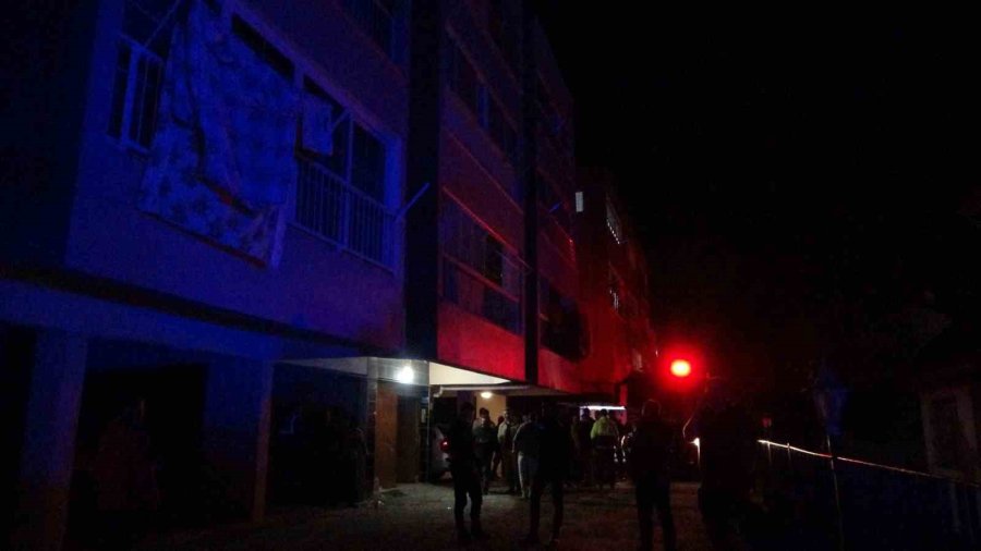 Mersin’de Yangın Faciası: Üçüzlerden 2’si Hayatını Kaybetti