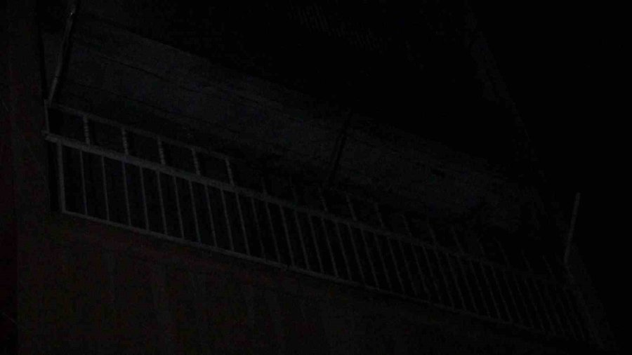 Mersin’de Yangın Faciası: Üçüzlerden 2’si Hayatını Kaybetti