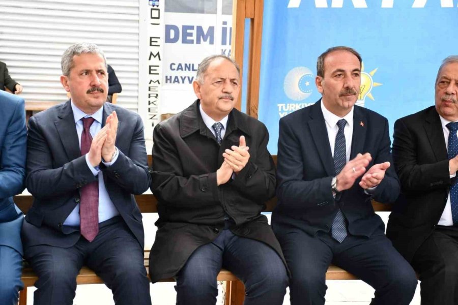 Özhaseki Tomarzlılarla Bayramlaştı