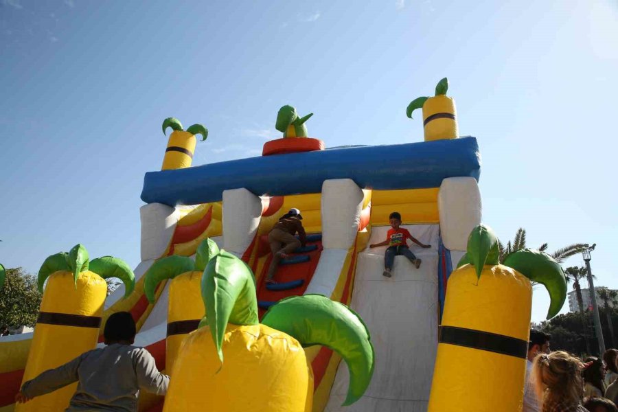 Çocuklar, Türkiye’nin Otomobili Togg İle Buluştu