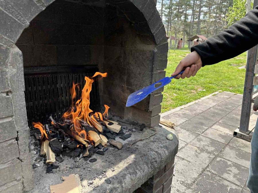 Yağmur Beklentisi Vatandaşların Piknik Planlarını İptal Ettirdi