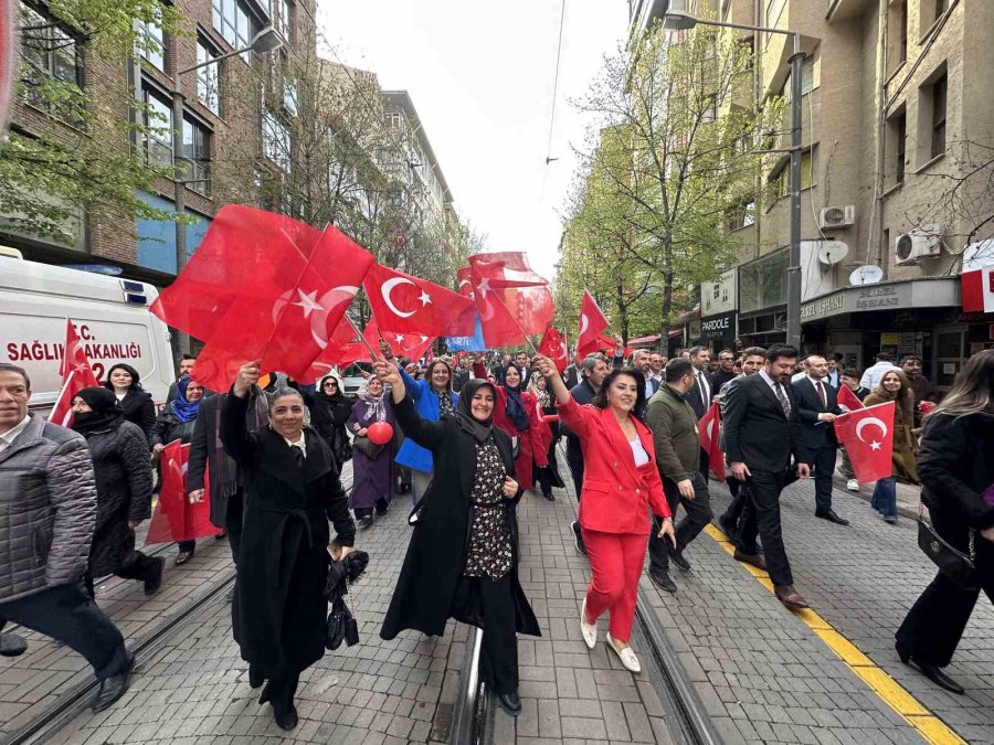 Bakan Dönmez, Eskişehir’de Seçim Bürosu Açılışına Katıldı