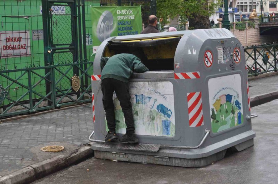 Çocuk Bayramına Rağmen Onlar Çalıştı