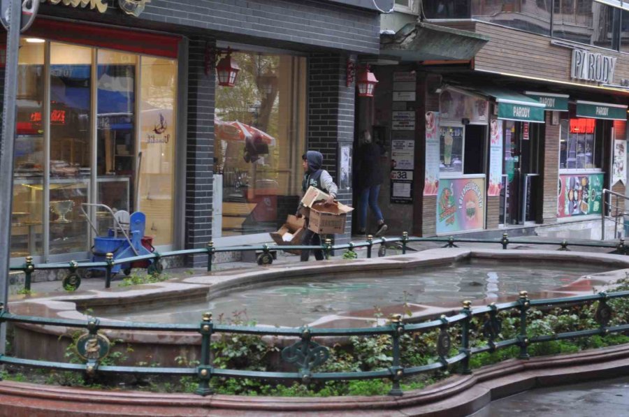 Çocuk Bayramına Rağmen Onlar Çalıştı