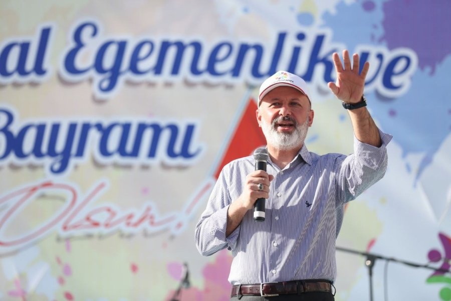 Başkan Çolakbayrakdar: "tüm Dünya Çocuklarının Bayramı Kutlu Olsun"