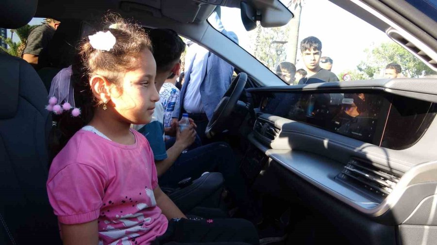Çocuklar, Türkiye’nin Otomobili Togg İle Buluştu