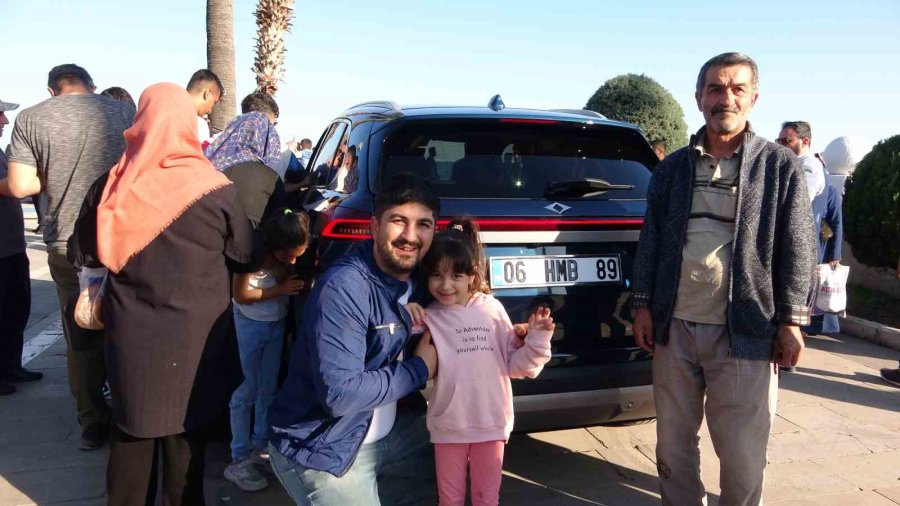 Çocuklar, Türkiye’nin Otomobili Togg İle Buluştu