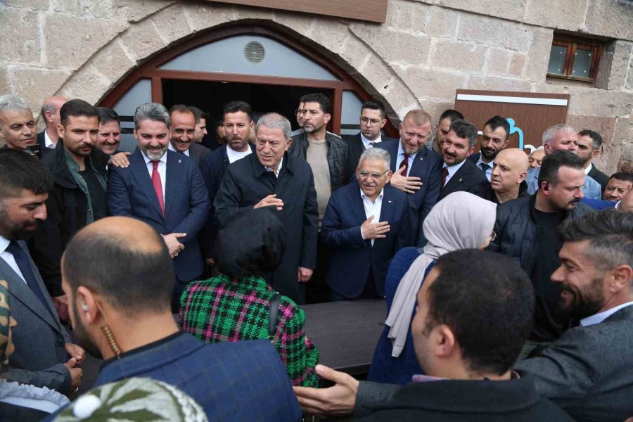 Bakan Akar: "büyük Ve Güçlü Türkiye İçin Hep Beraber Çalışıyoruz"