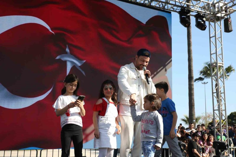 Çocuklar, Türkiye’nin Otomobili Togg İle Buluştu