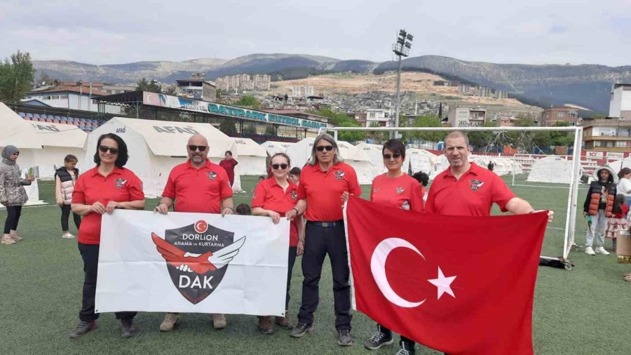 Dak Ekibinden Kahramanmaraşlı Depremzede Çocuklara 23 Nisan Ziyareti