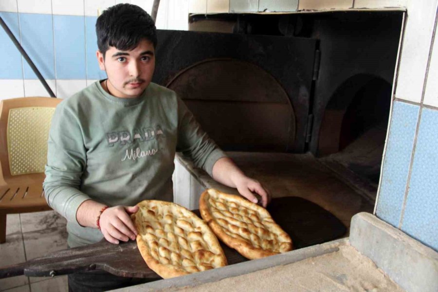 Depremzede Fırıncı Sefa Pemik: "akşam Yatarken Her Şeyimiz Vardı, Kalktığımızda Her Şeyimiz Kayboldu"