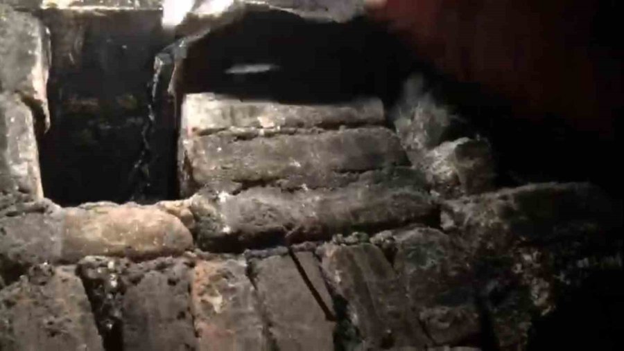 Fırın Bacasındaki Zuladan Cephanelik Çıktı