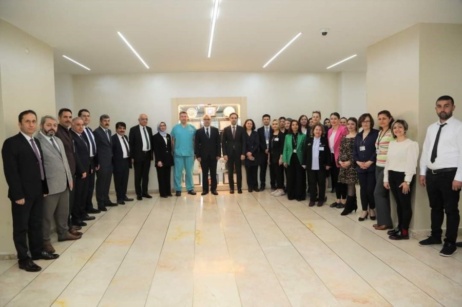 Erü Hastanelerinde Bayramlaşma Merasimi Düzenlendi