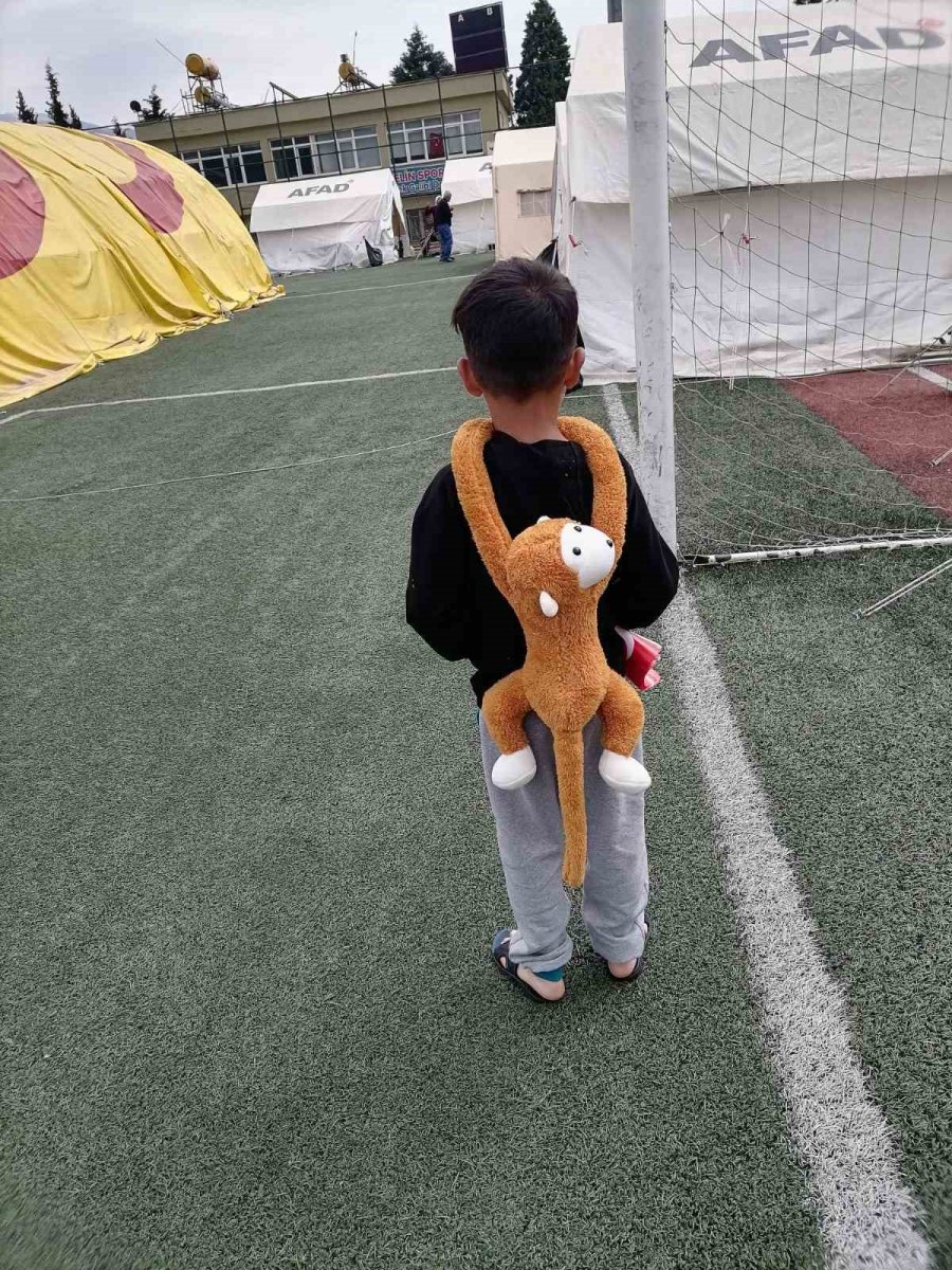 Dak Ekibinden Kahramanmaraşlı Depremzede Çocuklara 23 Nisan Ziyareti