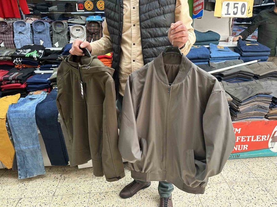 Mevsimlik Mont Satışları Günlük Sıcaklığa Göre Değişiyor