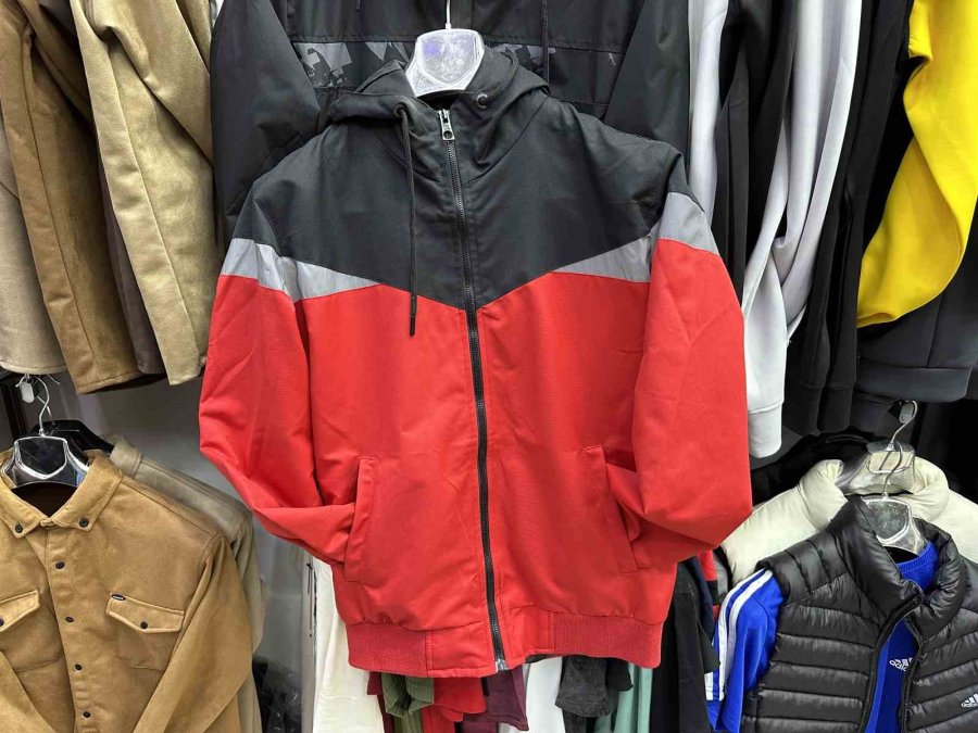 Mevsimlik Mont Satışları Günlük Sıcaklığa Göre Değişiyor