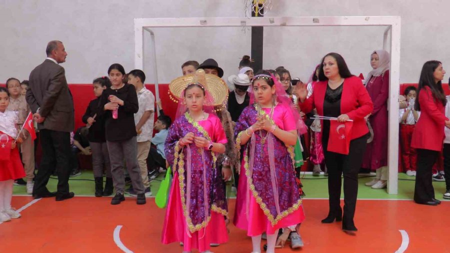 Minikler 23 Nisan’da Depremzedeleri Andı