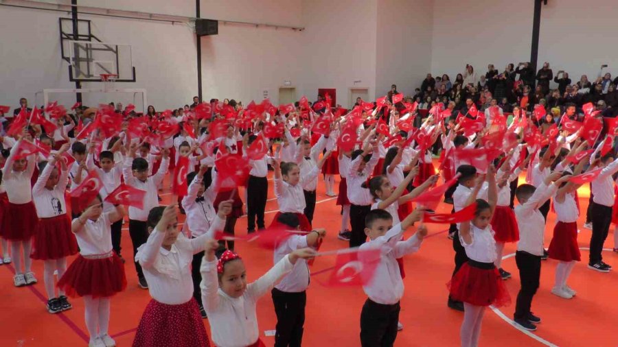 Minikler 23 Nisan’da Depremzedeleri Andı