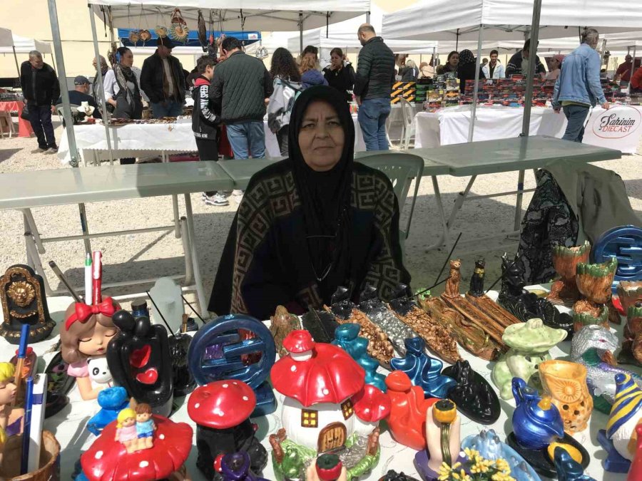 Kızının Malzemelerini Hobi Olarak Kullanıp Meslek Sahibi Oldu