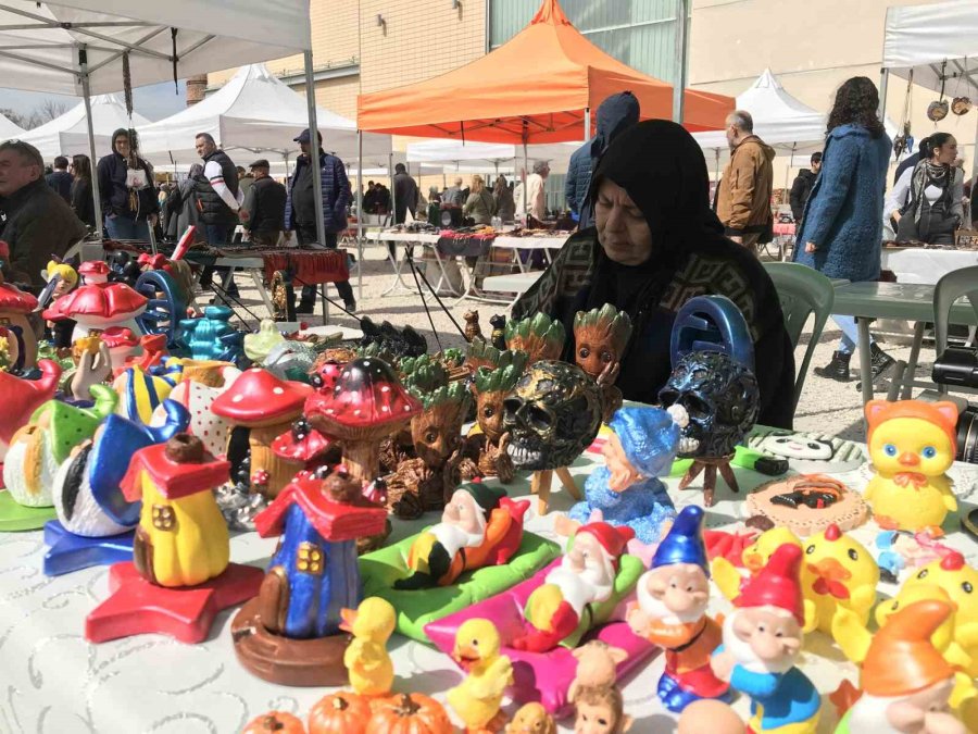 Kızının Malzemelerini Hobi Olarak Kullanıp Meslek Sahibi Oldu