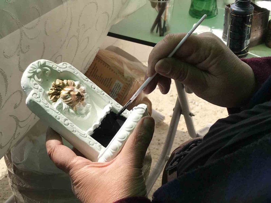 Kızının Malzemelerini Hobi Olarak Kullanıp Meslek Sahibi Oldu