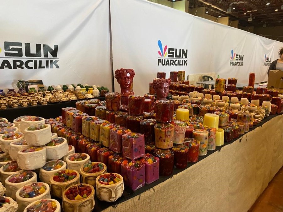 Yöresel Ürünler Fuarı’nda Depremzede Esnafa Destek