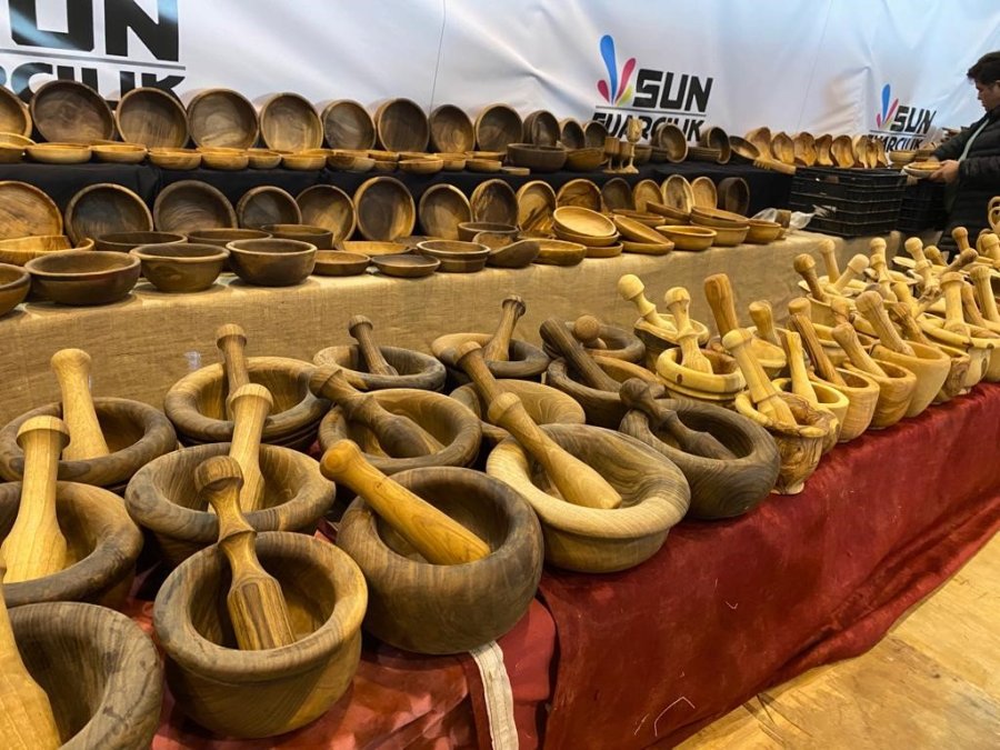 Yöresel Ürünler Fuarı’nda Depremzede Esnafa Destek