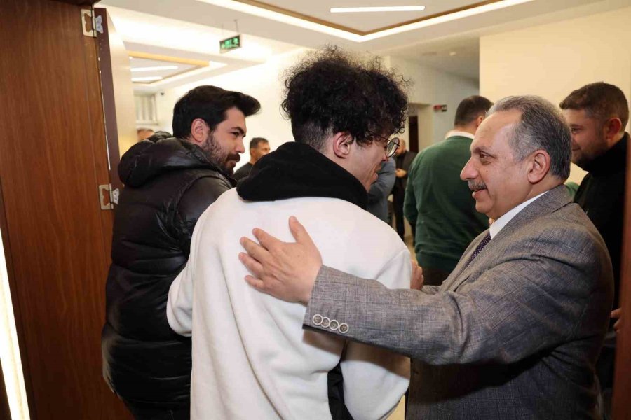 Başkan Yalçın Personelle Bayramlaştı: “sizlerin Sayesinde Talas Belediyesi Konuşuluyor”