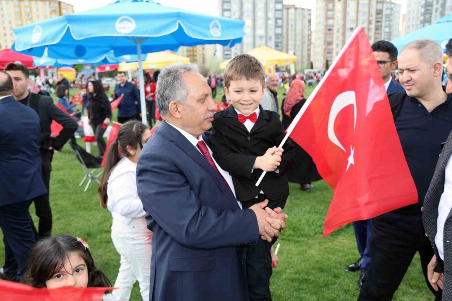 Talas’ta Çocuklara Çifte Bayram Coşkusu
