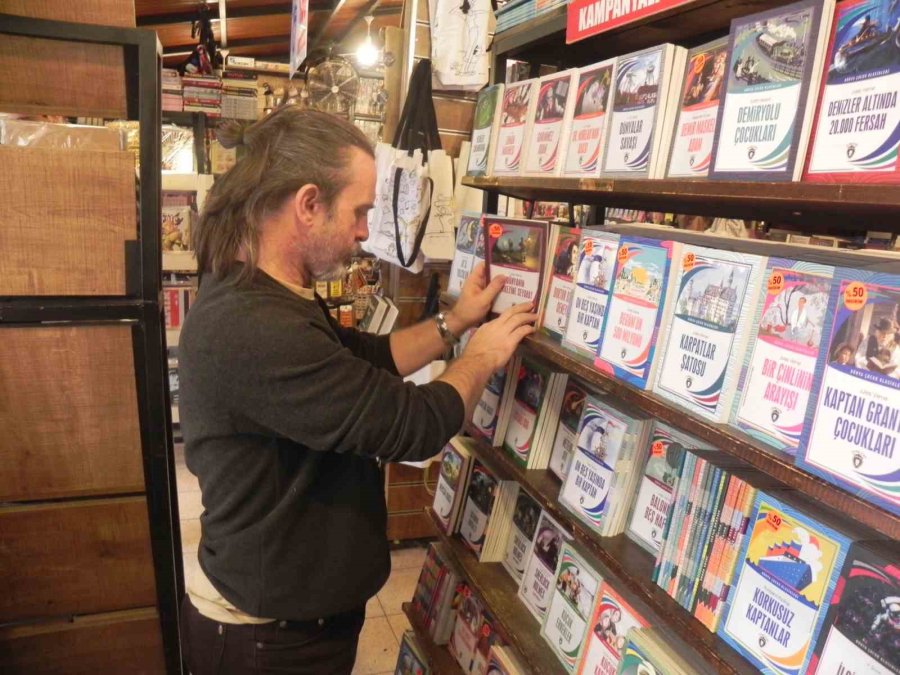 İkinci El Kitap Satıcılarından Öğrencilere ‘kitap Okuma’ Tavsiyesi